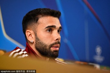 热苏斯转会风波:阿森纳前锋寻求新机遇,西汉姆与弗拉门戈在路上!