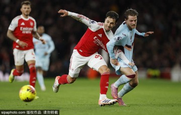 英超-梅里诺传射萨卡破门 赖斯伤退阿森纳2-0小蜜蜂5分领跑