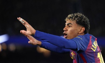 西甲积分最新战报:巴萨豪取七连胜领跑榜首,黑马西班牙人紧追马竞