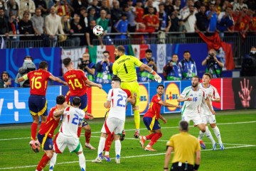 周四003意大利杯：拉齐奥VSAC米兰，意甲豪门德比！意杯生死战一触即发